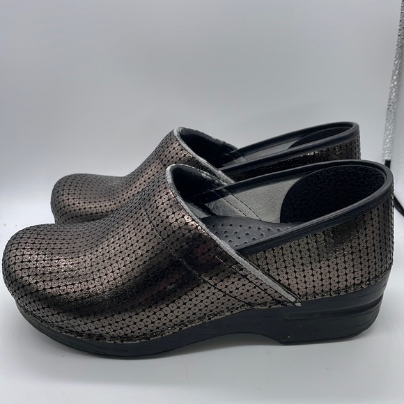 Dansko Shoes - Dansko Sz 39 Bronze Sequin style Clogs